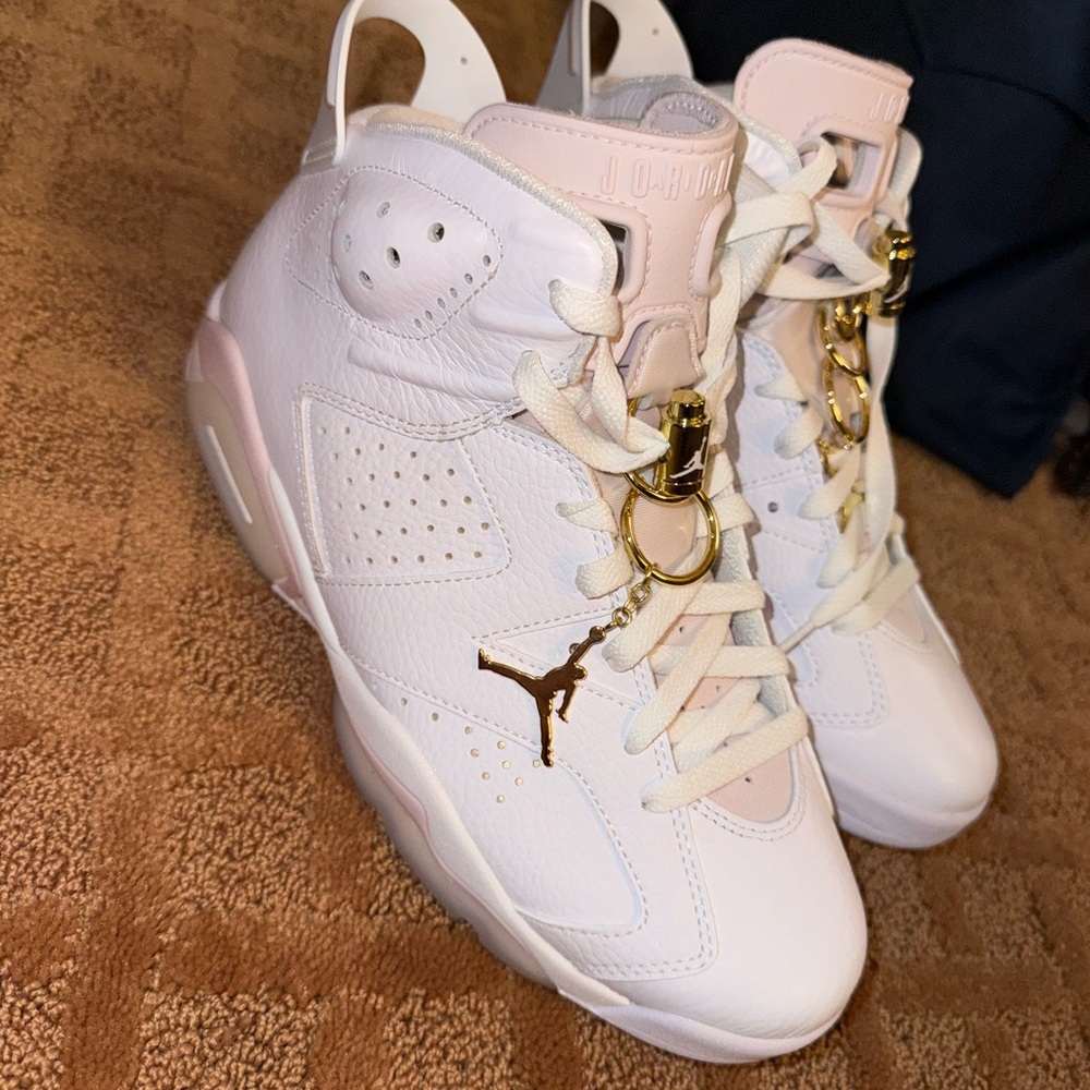 Jordan Women's Sneakers in White and Gold